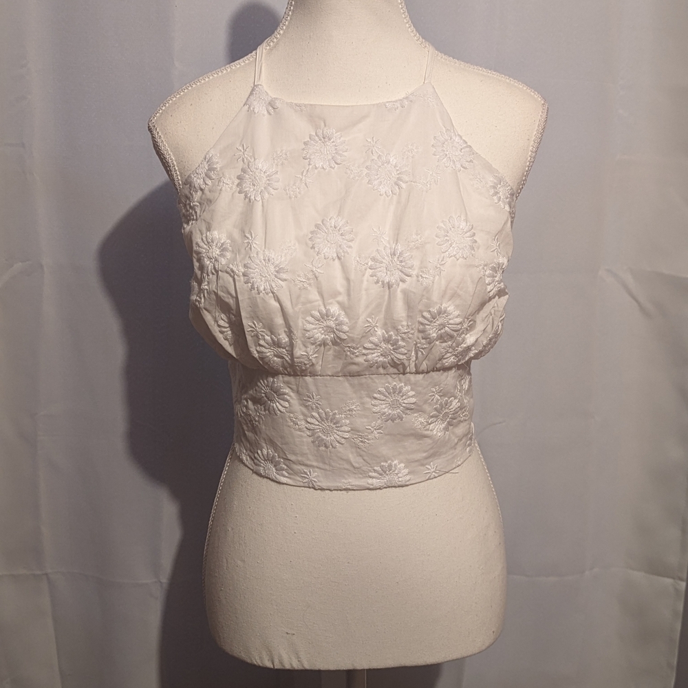 Versona White Floral Crop Top